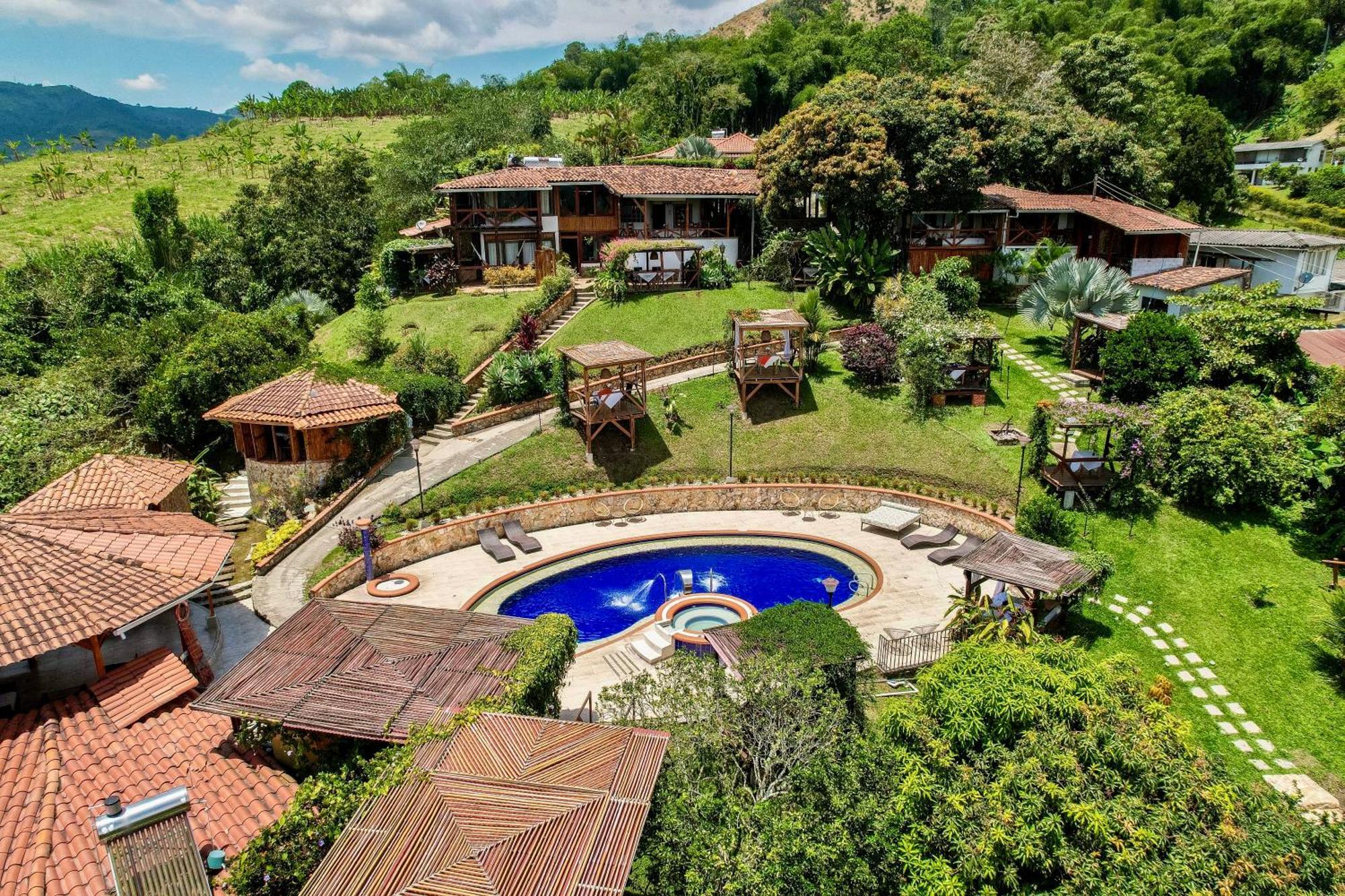 Hotel La Colina